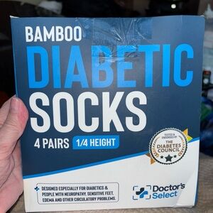 Doctor's Select White Diabetic Socks - 4 Pairs (1/4 Height).  Size XL.  New!